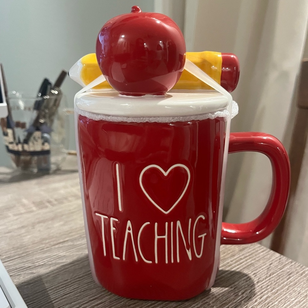New Rae Dunn I “Heart” Teaching Mug with Apple & Pencil Top